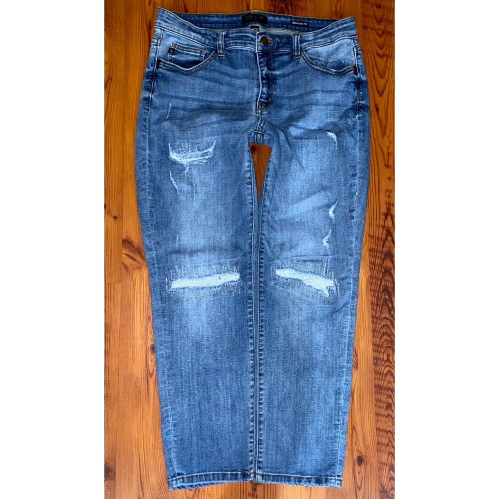 JUDY BLUE Boyfriend Fit Relaxed Straight Distressed Stretch Jeans Size 15 / 32